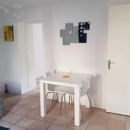 Jolie Moderne A * Roanne